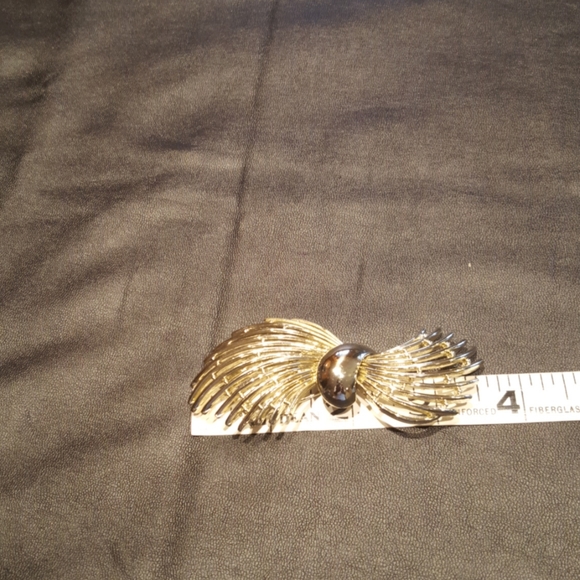 BSK Vintage Bow Brooch - Picture 6 of 7